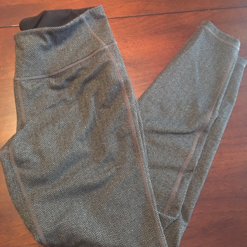 Gray houndstooth leggings